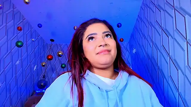 Snapshot of NicolleTaylor chatting on 12-15-25, 04:06 NicolleTaylor online show from 12-15-25, 04:06