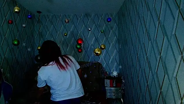 Snapshot of NicolleTaylor chatting on 12-22-25, 04:09 NicolleTaylor online show from 12-22-25, 04:09