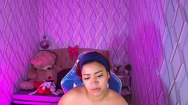 Snapshot of NicolleTaylor chatting on 01-07-26, 04:37 NicolleTaylor online show from 01-07-26, 04:37