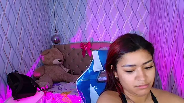 Snapshot of NicolleTaylor chatting on 01-13-26, 04:07 NicolleTaylor online show from 01-13-26, 04:07