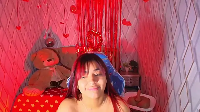 Snapshot of NicolleTaylor chatting on 02-10-26, 02:04 NicolleTaylor online show from 02-10-26, 02:04