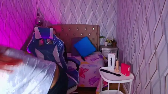 Snapshot of NicolleTaylor chatting on 03-01-26, 04:36 NicolleTaylor online show from 03-01-26, 04:36