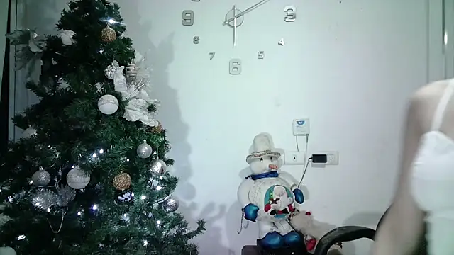 Snapshot of aineangeel chatting on 02-05-25, 12:10 aineangeel online show from 02-05-25, 12:10