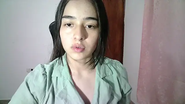 Snapshot of aineangeel chatting on 09-20-25, 02:23 aineangeel online show from 09-20-25, 02:23