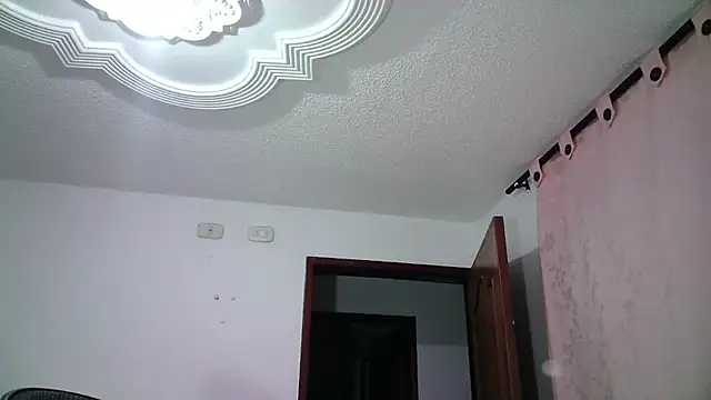 Snapshot of aineangeel chatting on 09-21-25, 01:07 aineangeel online show from 09-21-25, 01:07