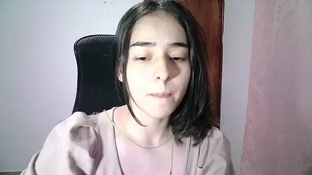 Snapshot of aineangeel chatting on 10-08-25, 02:09 aineangeel online show from 10-08-25, 02:09