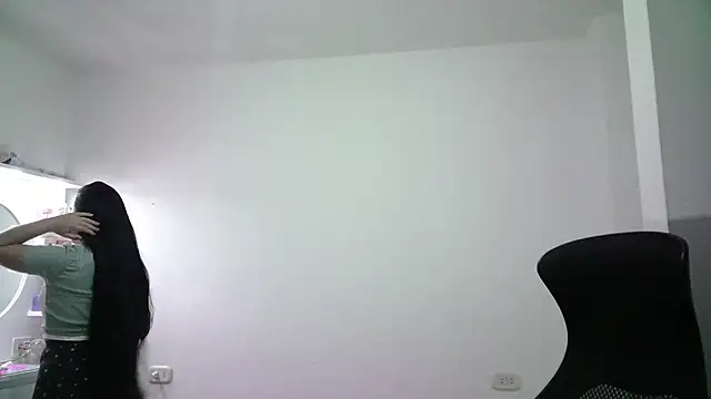 Snapshot of aineangeel chatting on 11-11-25, 02:22 aineangeel online show from 11-11-25, 02:22