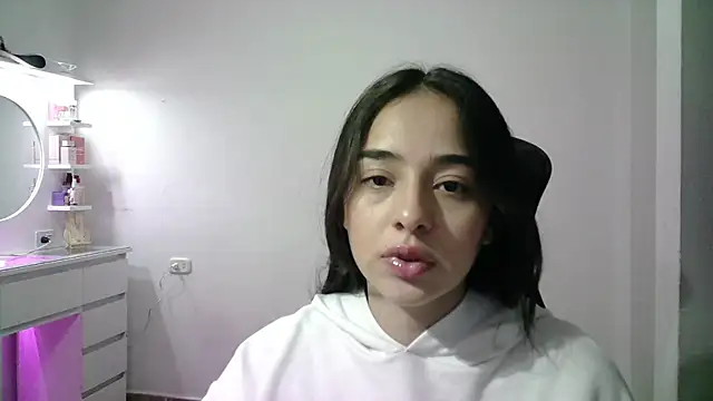 Snapshot of aineangeel chatting on 12-03-25, 01:24 aineangeel online show from 12-03-25, 01:24