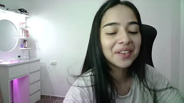 Snapshot of aineangeel chatting on 12-17-25, 01:44 aineangeel online show from 12-17-25, 01:44