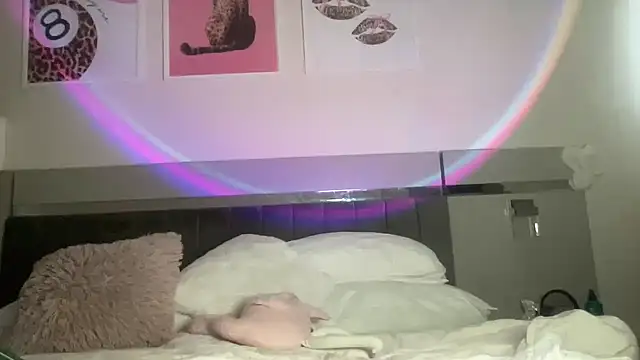 Snapshot of petitebeauty chatting on 03-07-26, 08:39 petitebeauty online show from 03-07-26, 08:39