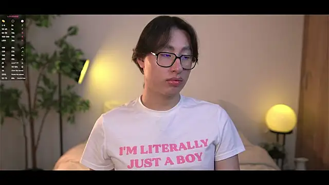 Snapshot of SrLuis18 chatting on 01-10-26, 02:46 SrLuis18 online show from 01-10-26, 02:46