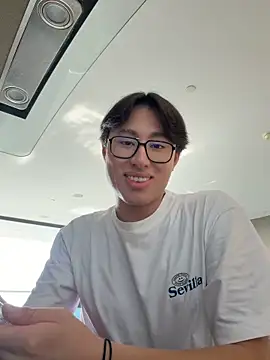 Snapshot of SrLuis18 chatting on 01-31-26, 08:29 SrLuis18 online show from 01-31-26, 08:29