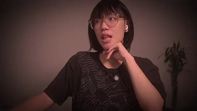 Snapshot of meganmei666 chatting on 11-19-25, 03:17 meganmei666 online show from 11-19-25, 03:17