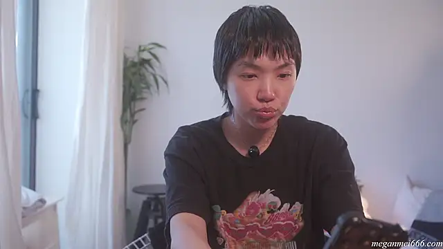 Snapshot of meganmei666 chatting on 05-18-26, 06:14 meganmei666 online show from 05-18-26, 06:14