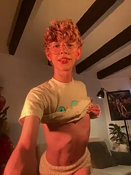 Snapshot of lyamthommpson chatting on 12-01-25, 08:14 lyamthommpson online show from 12-01-25, 08:14