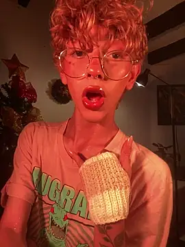 Snapshot of lyamthommpson chatting on 12-19-25, 09:11 lyamthommpson online show from 12-19-25, 09:11