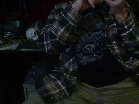Snapshot of mrdemoncrowly chatting on 10-15-25, 04:45 mrdemoncrowly online show from 10-15-25, 04:45