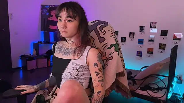 deadlysweet online show from 05-25-26, 01:22