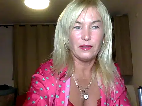 Snapshot of diana58 chatting on 09-25-25, 04:21 diana58 online show from 09-25-25, 04:21
