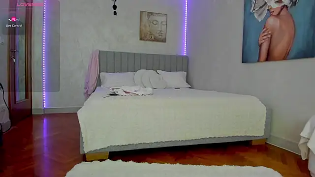 Selena Reeves online show from 04-28-26, 05:23