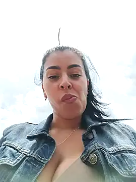 Snapshot of Emily_Wane chatting on 09-26-25, 04:44 Emily Wane online show from 09-26-25, 04:44