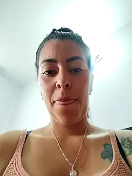 Snapshot of Emily_Wane chatting on 10-05-25, 02:59 Emily Wane online show from 10-05-25, 02:59