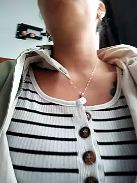 Snapshot of Emily_Wane chatting on 10-07-25, 03:20 Emily Wane online show from 10-07-25, 03:20