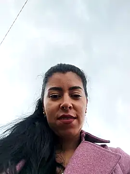 Snapshot of Emily_Wane chatting on 10-20-25, 05:02 Emily Wane online show from 10-20-25, 05:02