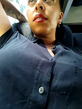 Snapshot of Emily_Wane chatting on 11-20-25, 04:07 Emily Wane online show from 11-20-25, 04:07