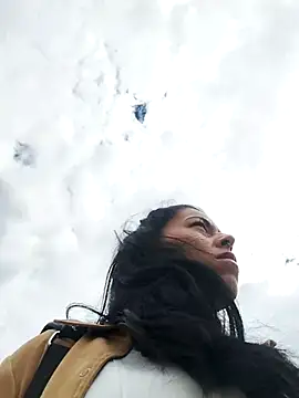 Snapshot of Emily_Wane chatting on 11-26-25, 06:09 Emily Wane online show from 11-26-25, 06:09