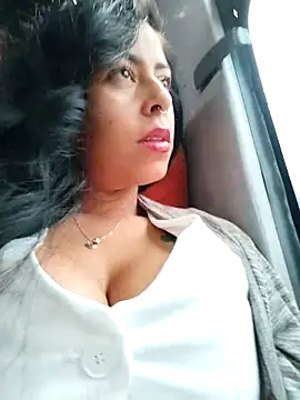 Snapshot of Emily_Wane chatting on 12-20-25, 02:46 Emily Wane online show from 12-20-25, 02:46