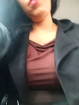 Snapshot of Emily_Wane chatting on 12-21-25, 03:41 Emily Wane online show from 12-21-25, 03:41