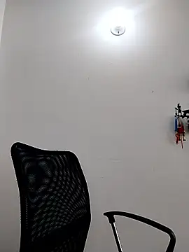 Snapshot of Emily_Wane chatting on 01-05-26, 05:27 Emily Wane online show from 01-05-26, 05:27