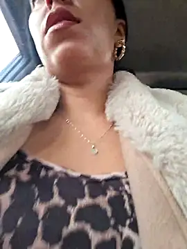 Snapshot of Emily_Wane chatting on 06-18-26, 04:33 Emily Wane online show from 06-18-26, 04:33