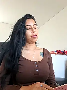 Snapshot of Emily_Wane chatting on 06-23-26, 03:10 Emily Wane online show from 06-23-26, 03:10
