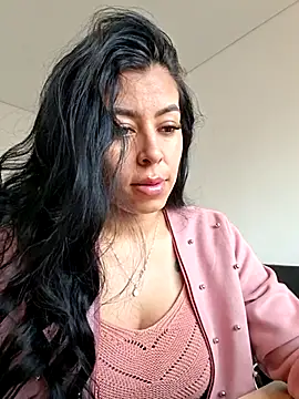 Snapshot of Emily_Wane chatting on 06-26-26, 04:55 Emily Wane online show from 06-26-26, 04:55