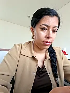 Snapshot of Emily_Wane chatting on 06-28-26, 04:24 Emily Wane online show from 06-28-26, 04:24