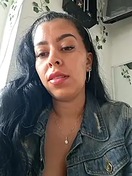 Snapshot of Emily_Wane chatting on 07-09-26, 03:49 Emily Wane online show from 07-09-26, 03:49