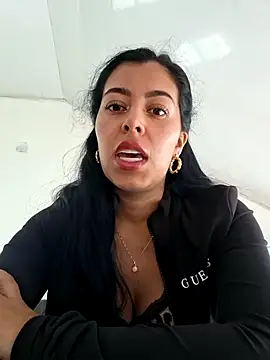 Snapshot of Emily_Wane chatting on 07-12-26, 06:10 Emily Wane online show from 07-12-26, 06:10
