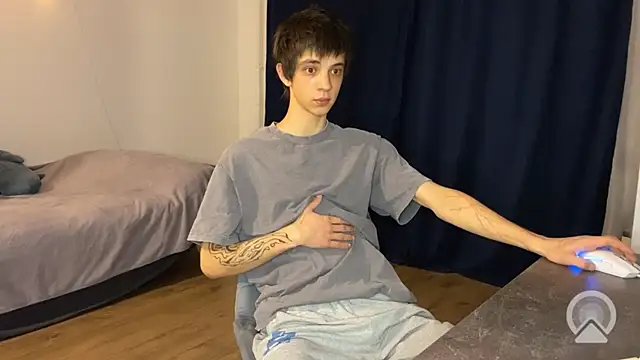 Snapshot of yoy_dee_oh chatting on 12-17-25, 01:50 yoy dee oh online show from 12-17-25, 01:50