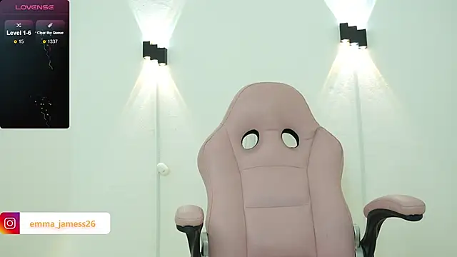 Snapshot of Emma_jamess chatting on 02-27-26, 03:39 Emma jamess online show from 02-27-26, 03:39