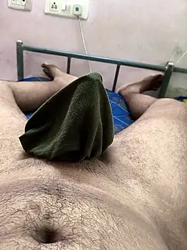 Snapshot of Tamil_Chennai_Men chatting on 04-17-26, 03:31 Tamil Chennai Men online show from 04-17-26, 03:31