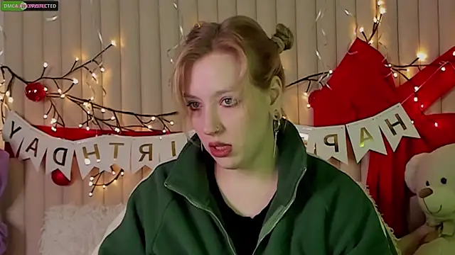 Snapshot of RachelCart chatting on 12-16-25, 03:11 RachelCart online show from 12-16-25, 03:11