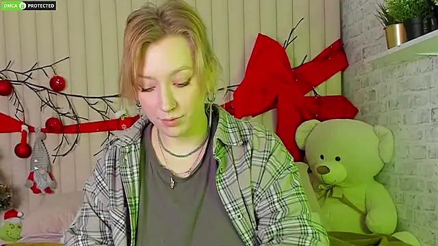 Snapshot of RachelCart chatting on 01-17-26, 03:11 RachelCart online show from 01-17-26, 03:11