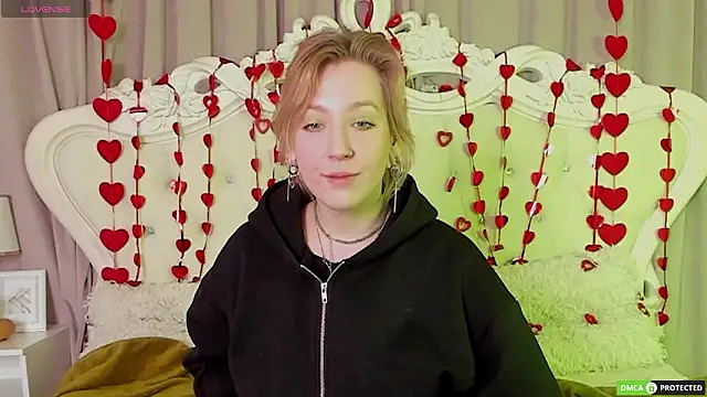 Snapshot of RachelCart chatting on 02-13-26, 03:35 RachelCart online show from 02-13-26, 03:35