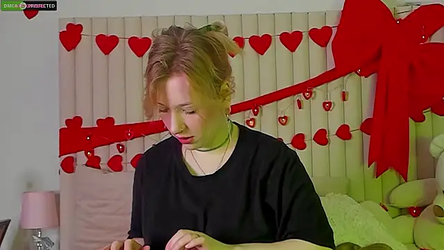 Snapshot of RachelCart chatting on 02-16-26, 03:13 RachelCart online show from 02-16-26, 03:13