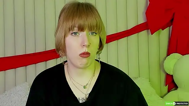 Snapshot of RachelCart chatting on 06-16-26, 03:20 RachelCart online show from 06-16-26, 03:20