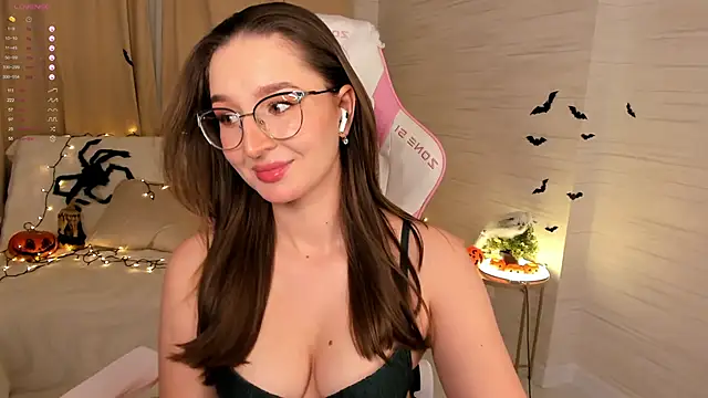 AnnikaAllison online show from 10-29-25, 01:35