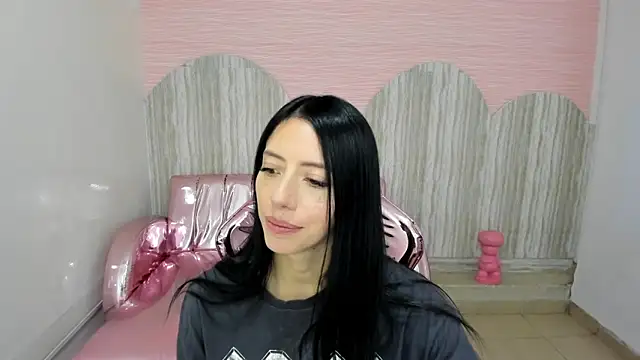 Snapshot of jess_1a chatting on 12-20-24, 03:00 jess 1a online show from 12-20-24, 03:00