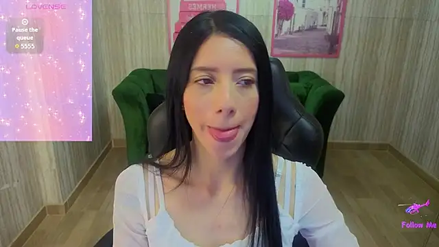 Snapshot of jess_1a chatting on 07-22-26, 01:03 jess 1a online show from 07-22-26, 01:03